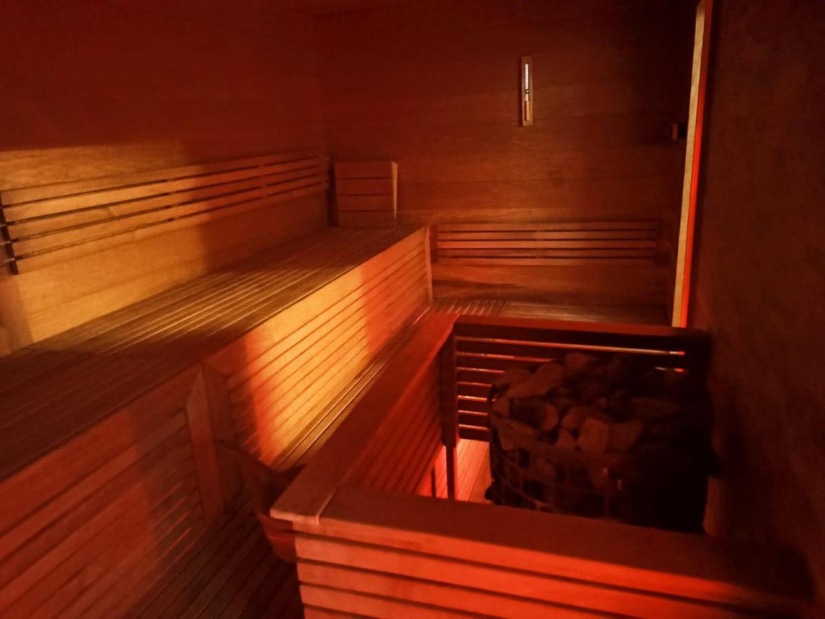 Luxury Apartment Dunapest With Spa And Pool Budapest Esterno foto