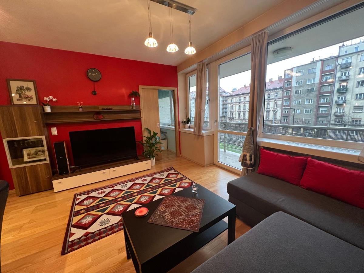 Luxury Apartment Dunapest With Spa And Pool Budapest Esterno foto