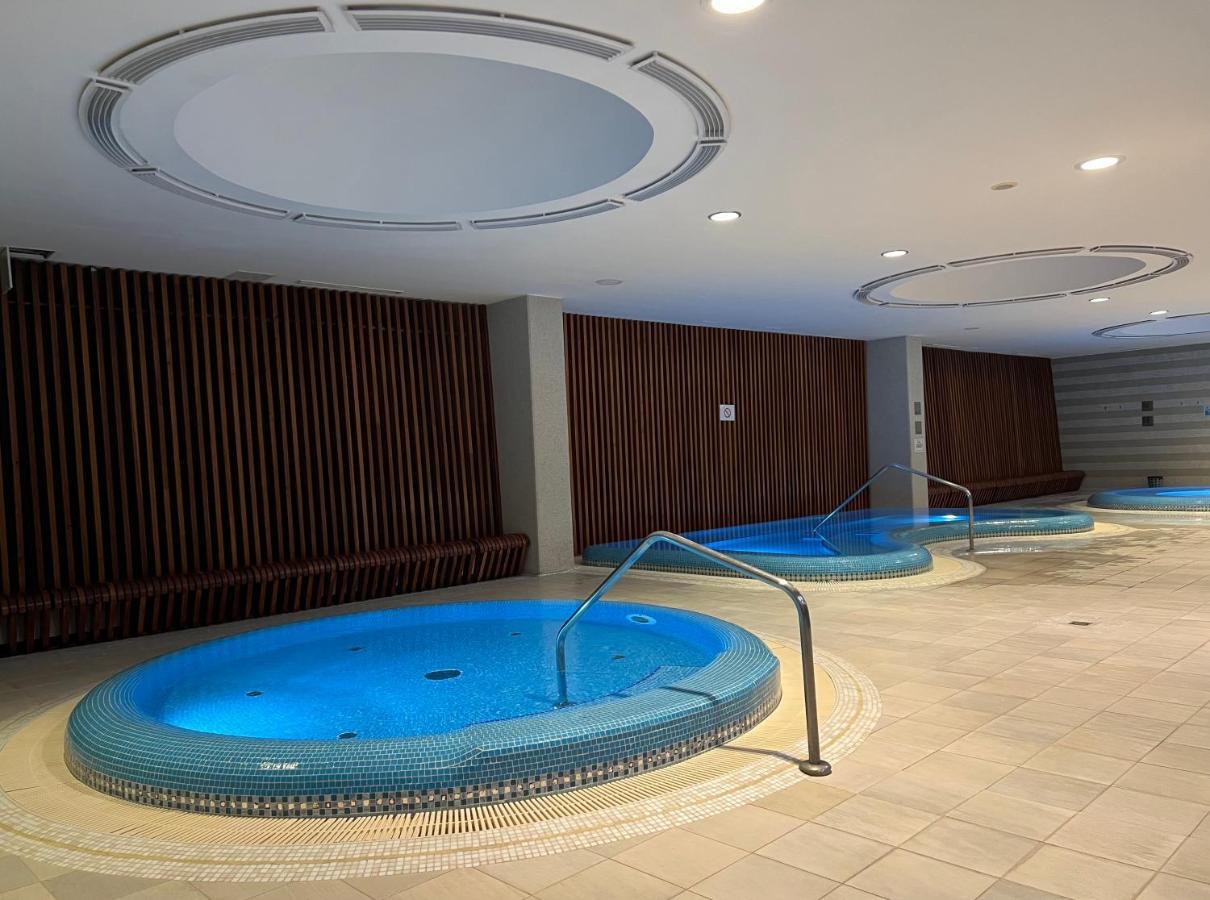 Luxury Apartment Dunapest With Spa And Pool Budapest Esterno foto